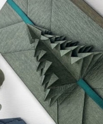 Packing Christmas gifts + instructions for origami Christmas trees. Gift Wrapping