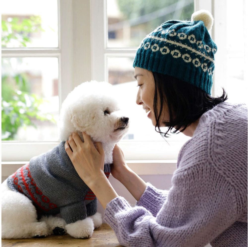 Hand-knitted dog clothes: Adjustable to fit your dog