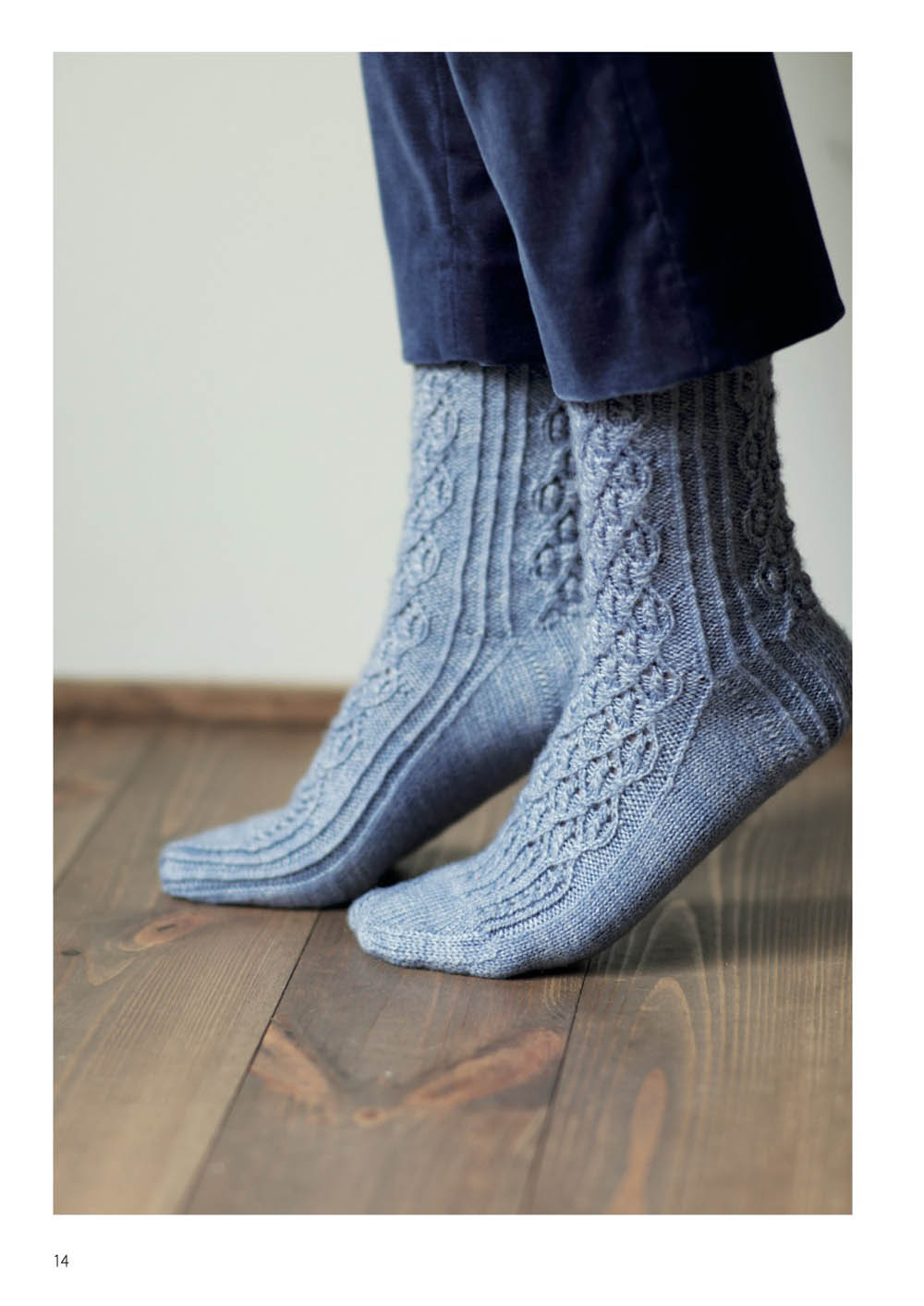 Socks book of knitting in popular pattern